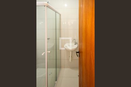 Banheiro de apartamento para alugar com 1 quarto, 29m² em Vila Antonieta, São Paulo