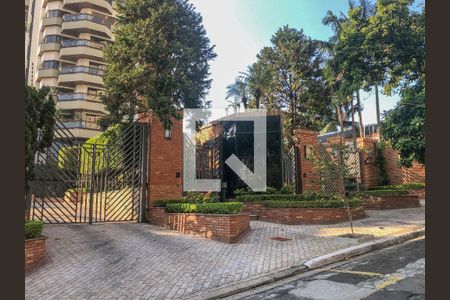 Apartamento à venda com 160m², 3 quartos e 3 vagasFachada e portaria