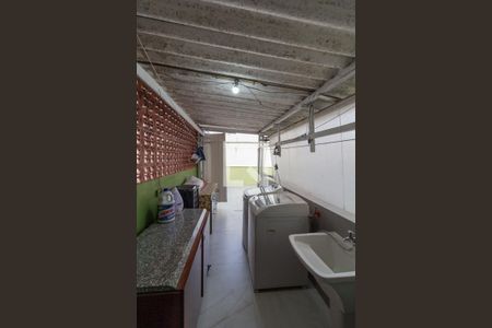 Casa à venda com 100m², 3 quartos e 1 vagaÁrea de Serviço