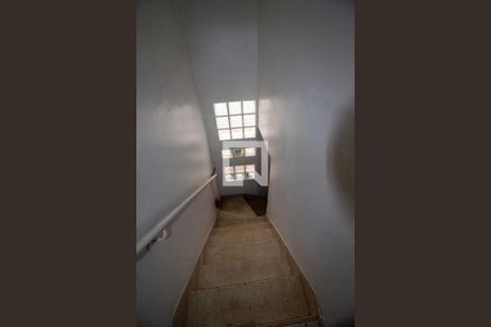 Casa à venda com 147m², 2 quartos e 2 vagasEscada