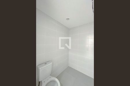 Banheiro de kitnet/studio para alugar com 1 quarto, 20m² em Ipiranga, São Paulo