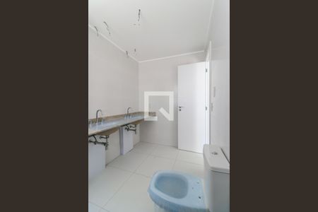 Apartamento à venda com 196m², 3 quartos e 3 vagasBanheiro da Suíte 1