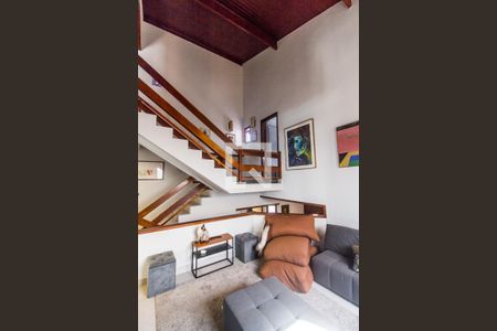 Casa de condomínio à venda com 380m², 4 quartos e 4 vagas Casa de condomínio à venda com 380m², 4 quartos e 4 vagasDetalhe Sala