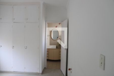 Casa à venda com 250m², 3 quartos e 3 vagasSuite