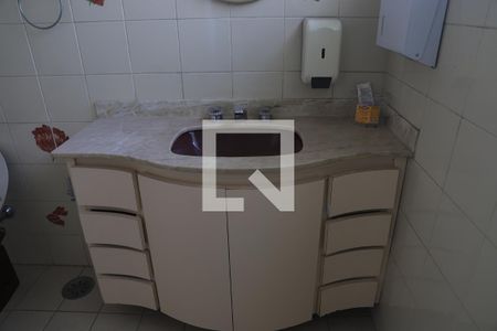 Casa à venda com 250m², 3 quartos e 3 vagasBanheiro da Suíte