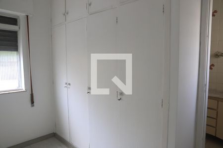 Casa à venda com 250m², 3 quartos e 3 vagasSuite