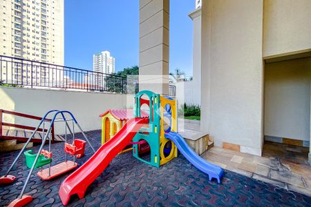 Apartamento à venda com 74m², 2 quartos e 2 vagasÁrea comum - Playground