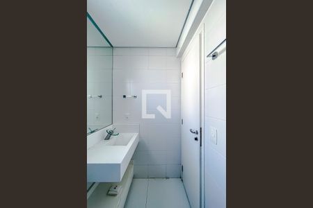 Apartamento à venda com 74m², 2 quartos e 2 vagasBanheiro da Suíte