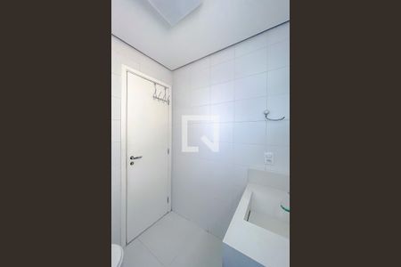 Apartamento à venda com 74m², 2 quartos e 2 vagasBanheiro da Suíte 2