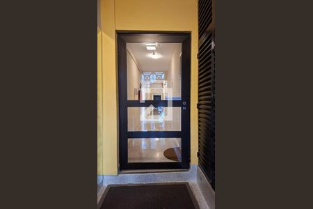 Apartamento para alugar com 45m², 1 quarto e sem vaga Apartamento para alugar com 45m², 1 quarto e sem vagaPorta de Entrada do Prédio