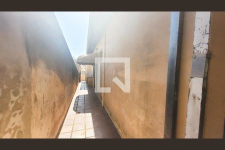 Casa à venda com 160m², 3 quartos e 4 vagasCorredor