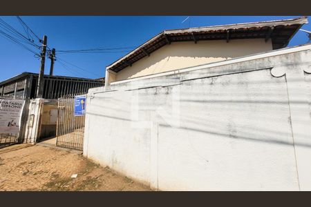 Casa à venda com 160m², 3 quartos e 4 vagasFachada