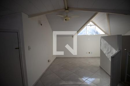 Casa à venda com 200m², 4 quartos e 2 vagasSotão