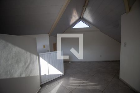 Casa à venda com 200m², 4 quartos e 2 vagasSotão