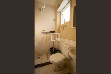 Casa à venda com 200m², 4 quartos e 2 vagasBanheiro de Serviço