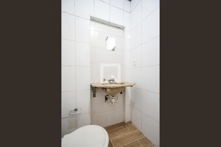 Casa de condomínio para alugar com 68m², 2 quartos e sem vaga Casa de condomínio para alugar com 68m², 2 quartos e sem vagaBanheiro da suíte