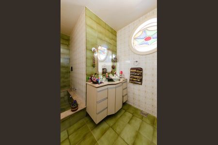 Casa à venda com 307m², 4 quartos e 4 vagas Casa à venda com 307m², 4 quartos e 4 vagasBanheiro suíte