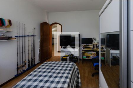 Casa à venda com 307m², 4 quartos e 4 vagas Casa à venda com 307m², 4 quartos e 4 vagasQuarto 2