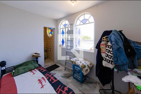 Casa à venda com 307m², 4 quartos e 4 vagas Casa à venda com 307m², 4 quartos e 4 vagasQuarto de serviço