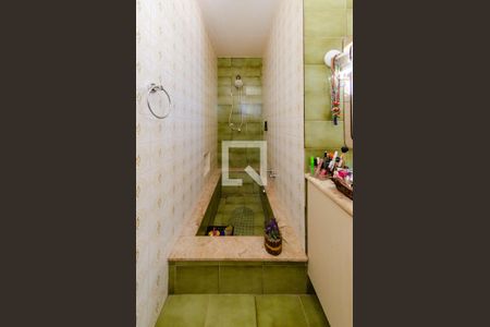 Casa à venda com 307m², 4 quartos e 4 vagas Casa à venda com 307m², 4 quartos e 4 vagasBanheiro suíte