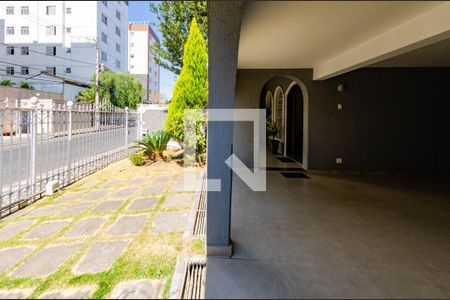 Casa à venda com 307m², 4 quartos e 4 vagas Casa à venda com 307m², 4 quartos e 4 vagasÁrea Externa