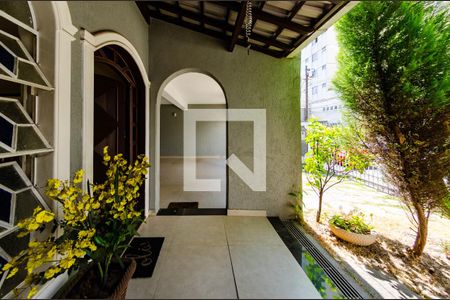 Casa à venda com 307m², 4 quartos e 4 vagas Casa à venda com 307m², 4 quartos e 4 vagasÁrea Externa