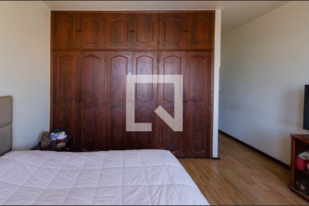 Casa à venda com 307m², 4 quartos e 4 vagas Casa à venda com 307m², 4 quartos e 4 vagasSuíte