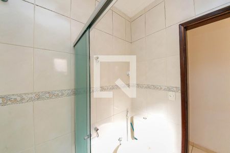 Casa à venda com 128m², 3 quartos e 2 vagas Casa à venda com 128m², 3 quartos e 2 vagasBanheiro