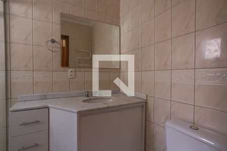 Casa de condomínio à venda com 130m², 3 quartos e 2 vagasBanheiro da Suíte