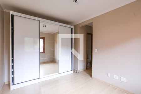 Casa de condomínio à venda com 130m², 3 quartos e 2 vagasSuíte