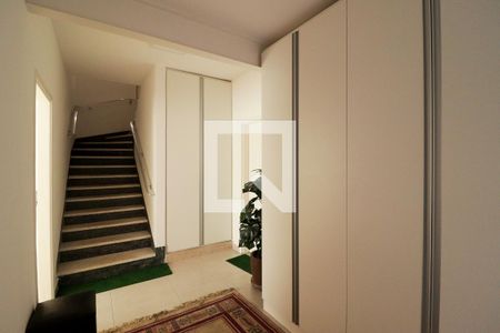 Hall de kitnet/studio para alugar com 1 quarto, 30m² em Parque Peruche, São Paulo