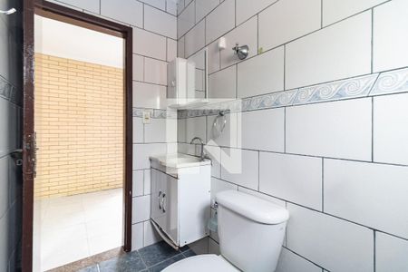 Banheiro de casa para alugar com 1 quarto, 40m² em Vila Moraes, São Paulo