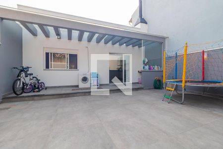 Casa à venda com 195m², 3 quartos e 2 vagasQuintal