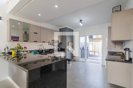 Casa à venda com 195m², 3 quartos e 2 vagasCozinha