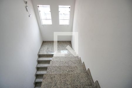 Apartamento à venda com 36m², 1 quarto e sem vagaEscada