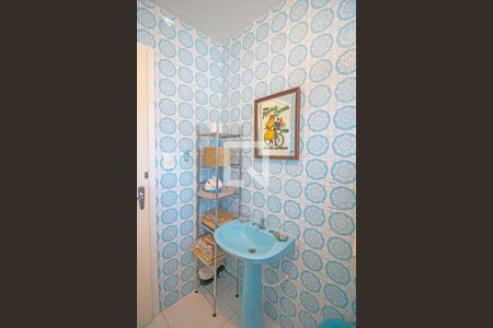 Casa à venda com 225m², 4 quartos e 4 vagas Casa à venda com 225m², 4 quartos e 4 vagasBanheiro 3