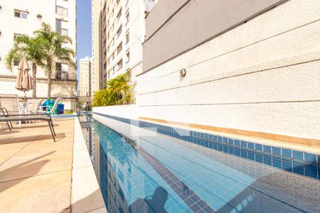 Apartamento para alugar com 104m², 3 quartos e 3 vagas Apartamento para alugar com 104m², 3 quartos e 3 vagasÁrea comum - Piscina