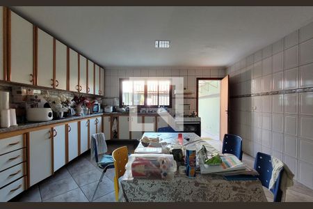 Casa à venda com 300m², 3 quartos e 4 vagas Casa à venda com 300m², 3 quartos e 4 vagasCozinha