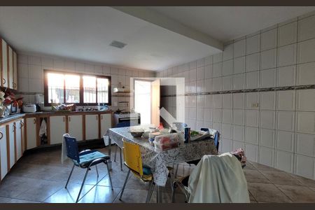 Casa à venda com 300m², 3 quartos e 4 vagas Casa à venda com 300m², 3 quartos e 4 vagasCozinha