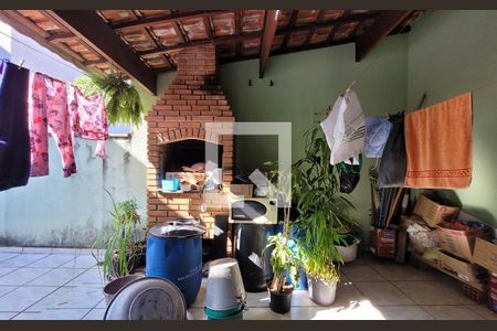 Casa à venda com 300m², 3 quartos e 4 vagas Casa à venda com 300m², 3 quartos e 4 vagasArea externa