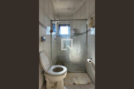 Casa à venda com 300m², 3 quartos e 4 vagas Casa à venda com 300m², 3 quartos e 4 vagasBanheiro da suíte 3