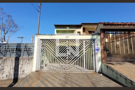 Casa à venda com 300m², 3 quartos e 4 vagas Casa à venda com 300m², 3 quartos e 4 vagasFachada