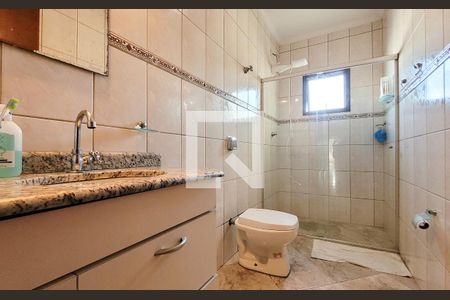 Casa à venda com 300m², 3 quartos e 4 vagas Casa à venda com 300m², 3 quartos e 4 vagasBanheiro da suíte