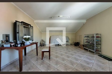 Casa à venda com 300m², 3 quartos e 4 vagas Casa à venda com 300m², 3 quartos e 4 vagasSala 2