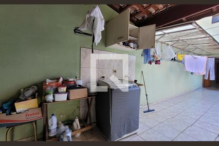 Casa à venda com 300m², 3 quartos e 4 vagas Casa à venda com 300m², 3 quartos e 4 vagasLavanderia