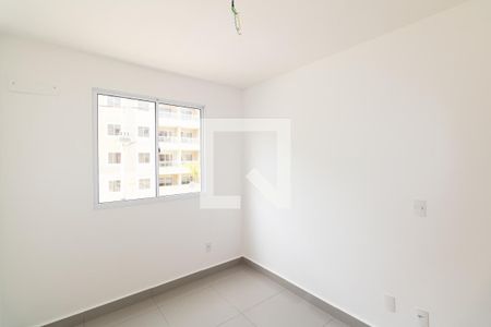 Quarto 1 de apartamento para alugar com 2 quartos, 48m² em Inhoaíba, Rio de Janeiro