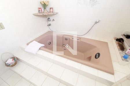 Casa para alugar com 450m², 4 quartos e 4 vagasBanheira do Quarto 3