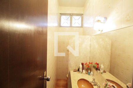 Casa para alugar com 450m², 4 quartos e 4 vagasBanheiro Social