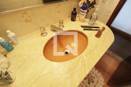 Casa para alugar com 450m², 4 quartos e 4 vagasBanheiro Social