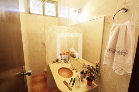 Casa para alugar com 450m², 4 quartos e 4 vagasBanheiro Social